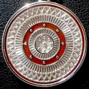 Vintage French &#39; Life Flower &#39; Lucky Charm / Pendant, the 90S, Enamelled, 18k Gold