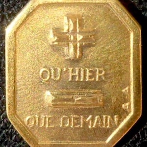 Vintage French &#39; + qu&#39;hier - que demain &#39; Charm / Love pendant, Signed A.AUGIS, 18k Gold