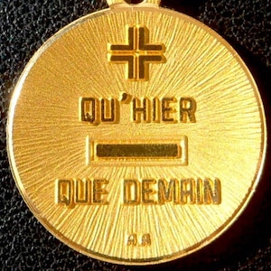 Vintage French &#39; + qu&#39;hier - que demain &#39; Charm / Love pendant, Signed A.AUGIS, 18k Gold