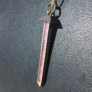 vintage Horseshoe Nail Lucky, Or 18k, Saphirs Baguette Rose, Les années 50