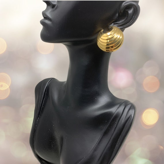Vintage 1980's Textured Swirl Gold Tone Earrings … - image 3