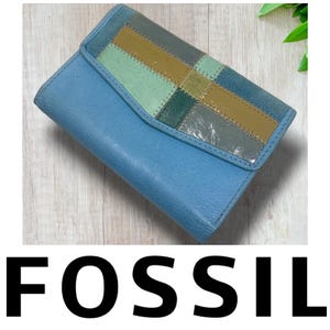 Cartera plegable vintage de cuero azul Fossil con diseño de patchwork, monedero, identificación, tarjetas y billetes.