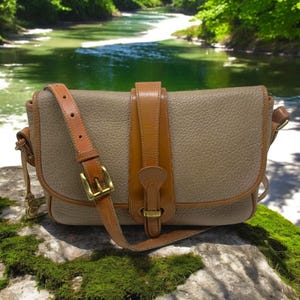 Vintage 1990&#39;s Dooney & Bourke All Weather Leather Taupe Equestrian Bag R54