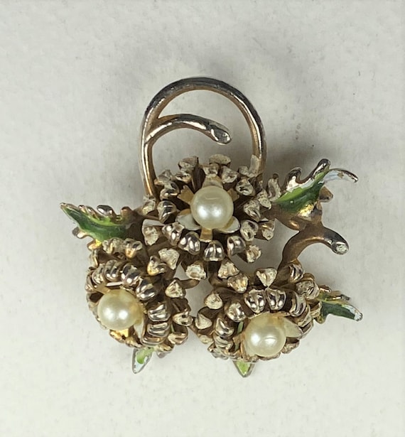 Vintage Domed Three White  Flower Pearl Brooch Sha