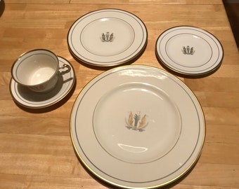 5 Piece Syracuse China Place Setting in Governor Clinton Pattern