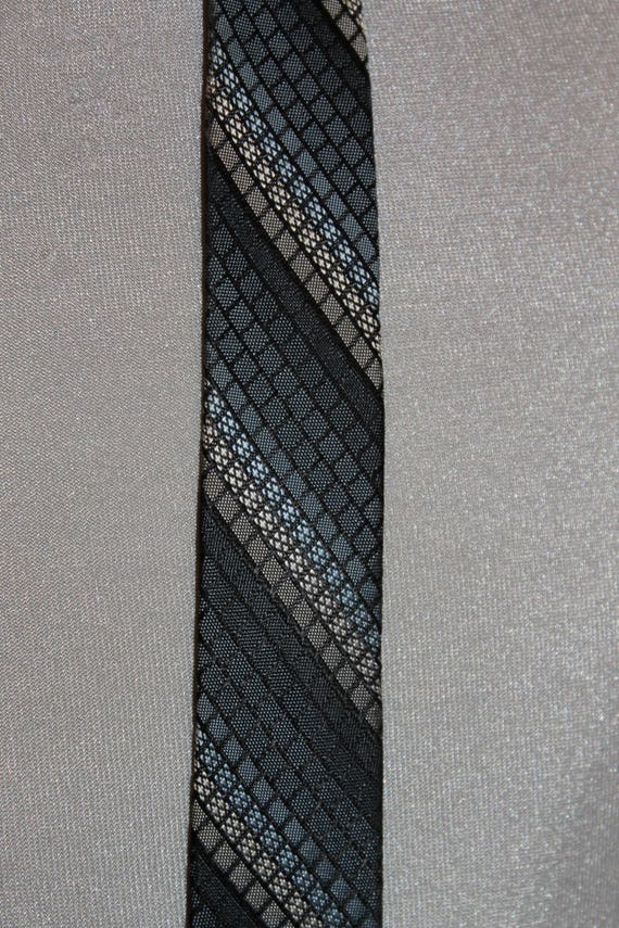 Vintage 60's men's skinny necktie. The interestin… - image 2