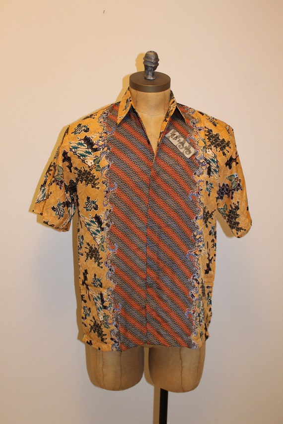 1990's Indonesian vintage short sleeved shirt.  Ve