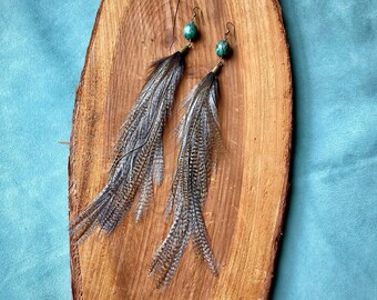 Boucles d'oreilles en vraie turquoise et plumes, style occidental Boho, boucles d'oreilles longues, plumes de Coq de Leon, style festival Boho, sud-ouest