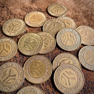 Recuerdos auténticos del metro de los años 80, ficha del metro de Nueva York, tamaño de 25 centavos, ficha de tránsito con Y sólida, para hacer joyas, dije de Nueva York, boda en Nueva York