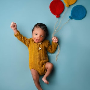 Felt Balloon Newborn Pastel Wool Hand Felted Photo Prop Photography Colorful Boy Girl Baby Salmon Blue Green Pink Peach Balloons Garland