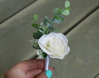 Eucalyptus Boutonniere: Rustic Wedding Groom Accessory