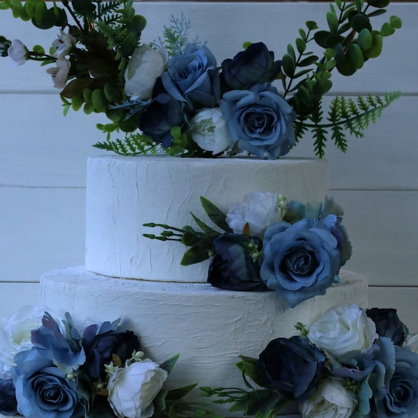 Gâteau de mariage bleu bleu fleurs pour gâteau des bois