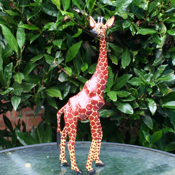 Giraffe en bois sculptée à la main de 30cm