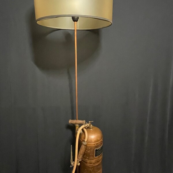 Tendance Steampunk : Léon 2 / Lampadaire / Ancien pulvérisateur / Steampunk / Muratori