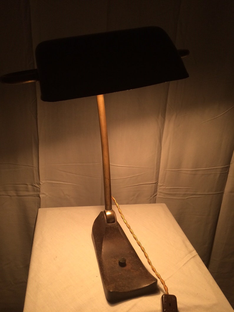La Ferrailleuse / Table lamp / Mood lamp / Metal parts / Banker's lamp image 8