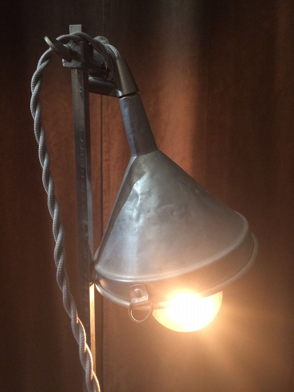 Lampe à Poser/Règle Métallique Entonnoir Ampoule Edison