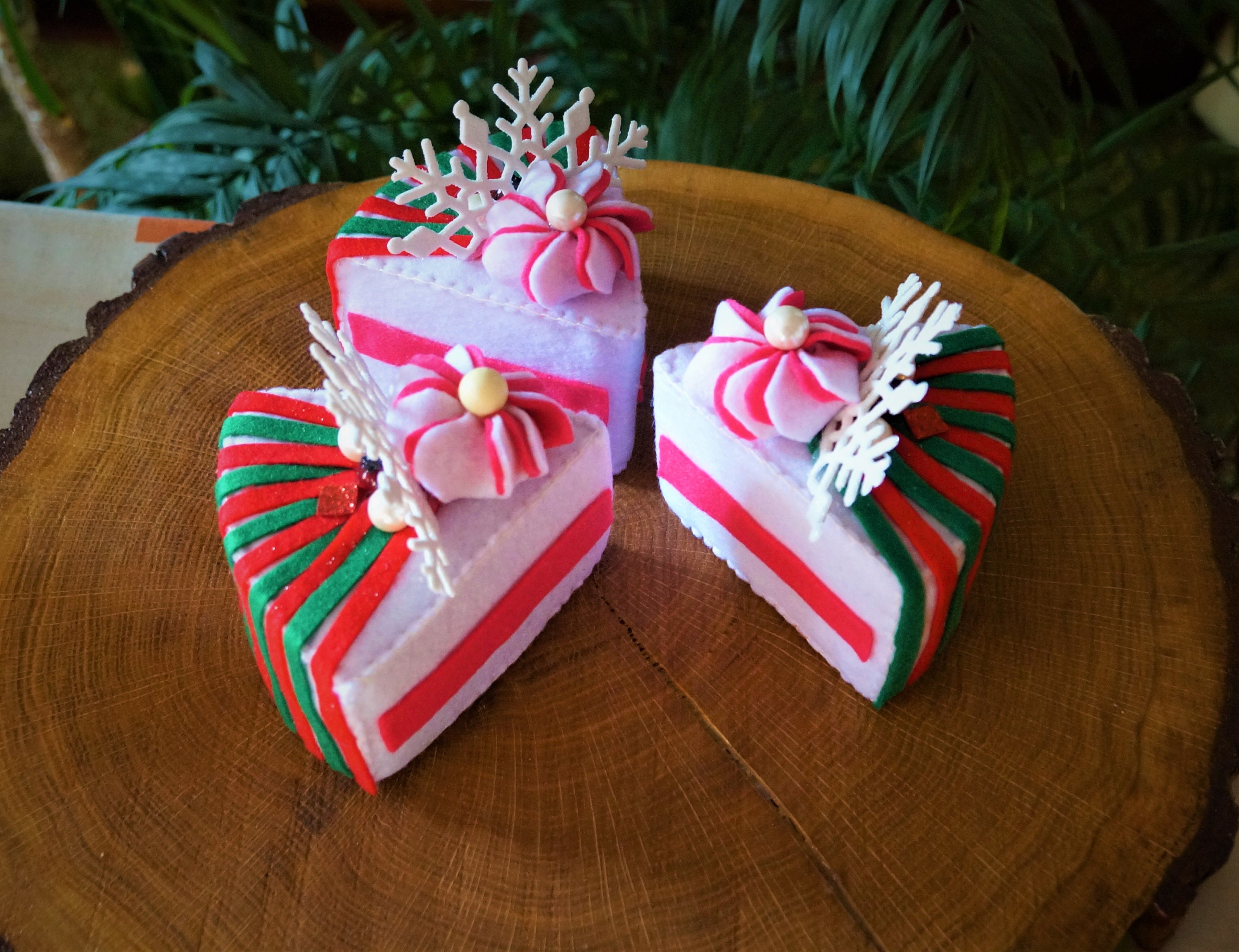 Tomte scandi gnome elf Christmas cake  Christmas cake designs, Fondant  christmas cake, Fruit cake recipe christmas