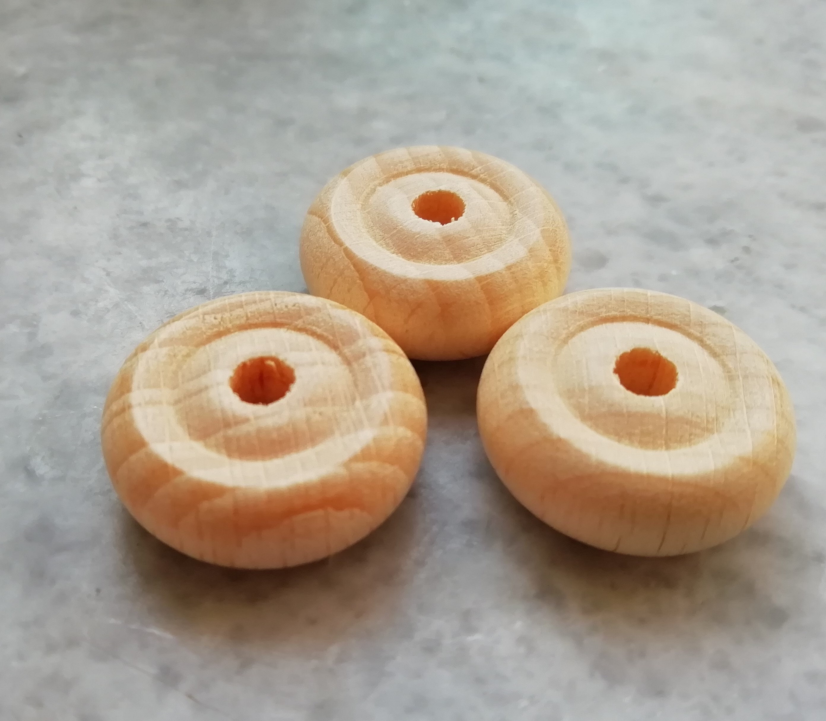 10 pcs of wooden car wheels, wood round figure shape Free Shipping