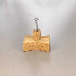Modern Bowtie Oak Wooden Drawer Knob – Solid Oak Minimalist Pull Handle Bolt & Sleeve Mounting