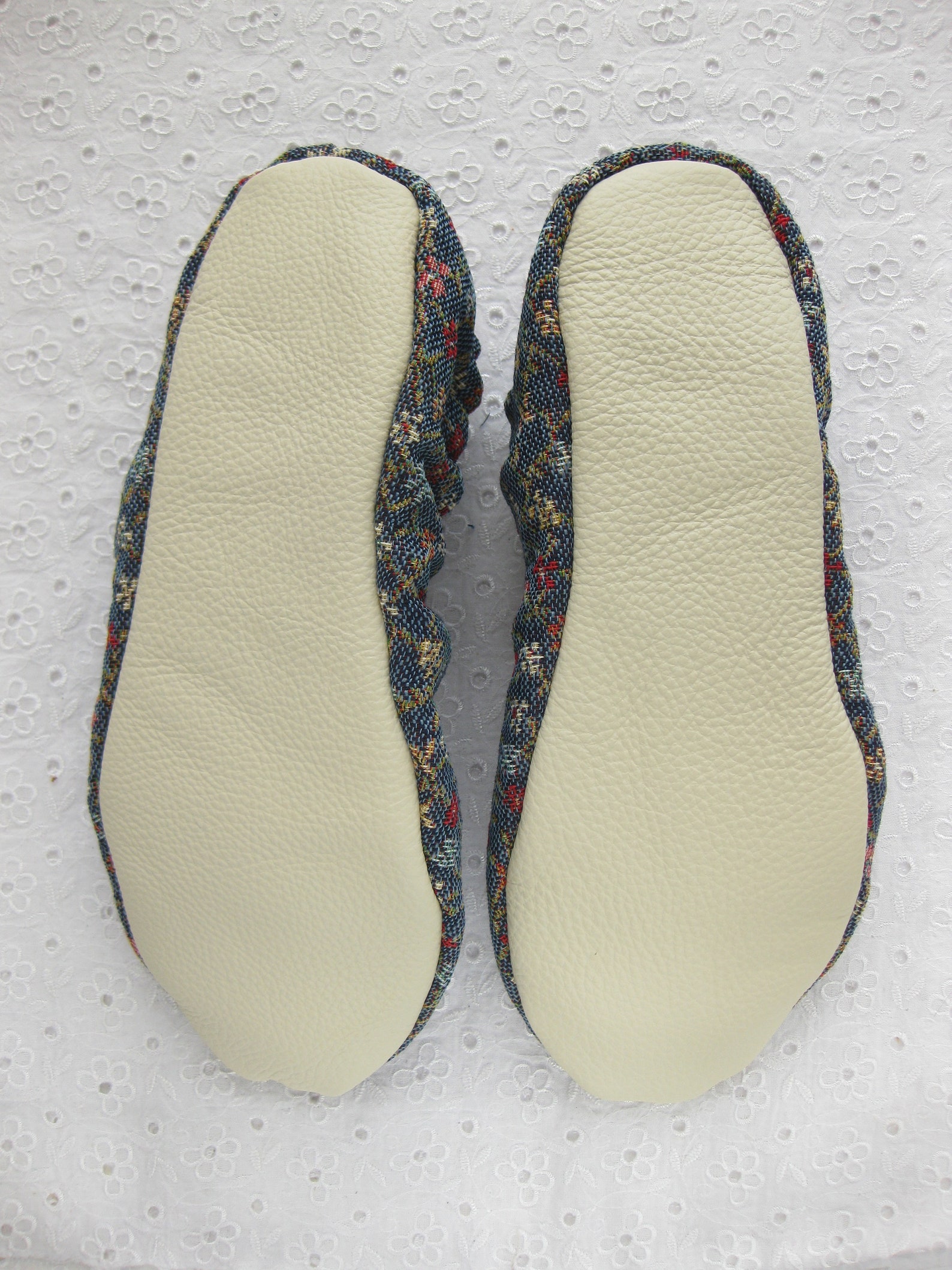 womens slippers, tapestry ,ballet flats, cotton slippers, healthy home shoes, soft slippers, handmade slippers, women slippers,