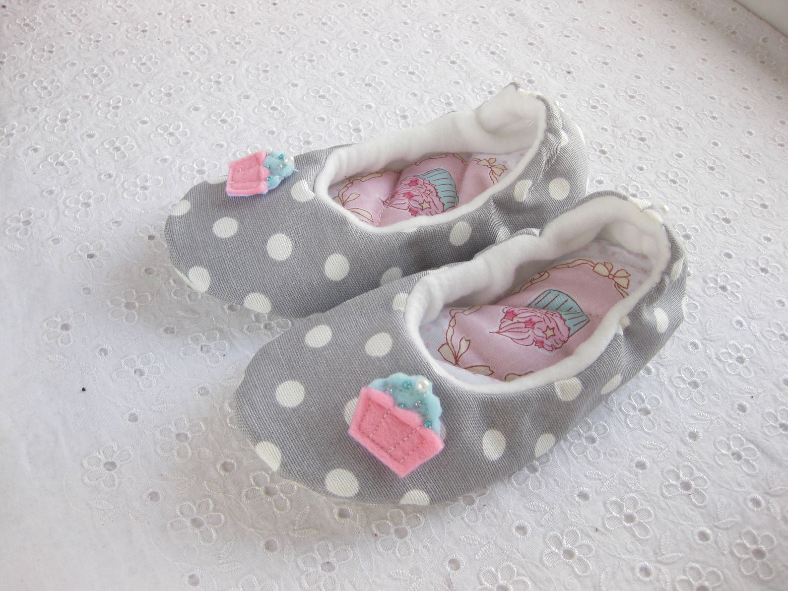women slippers, cakes , ballet flats, cotton slippers, ballet slippers, gift women, gift girl, healthy home shoes, handmade slip