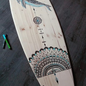 Planche Déco Surf Bois 100cm – Motif Hibiscus, Idée Cadeau Tendance