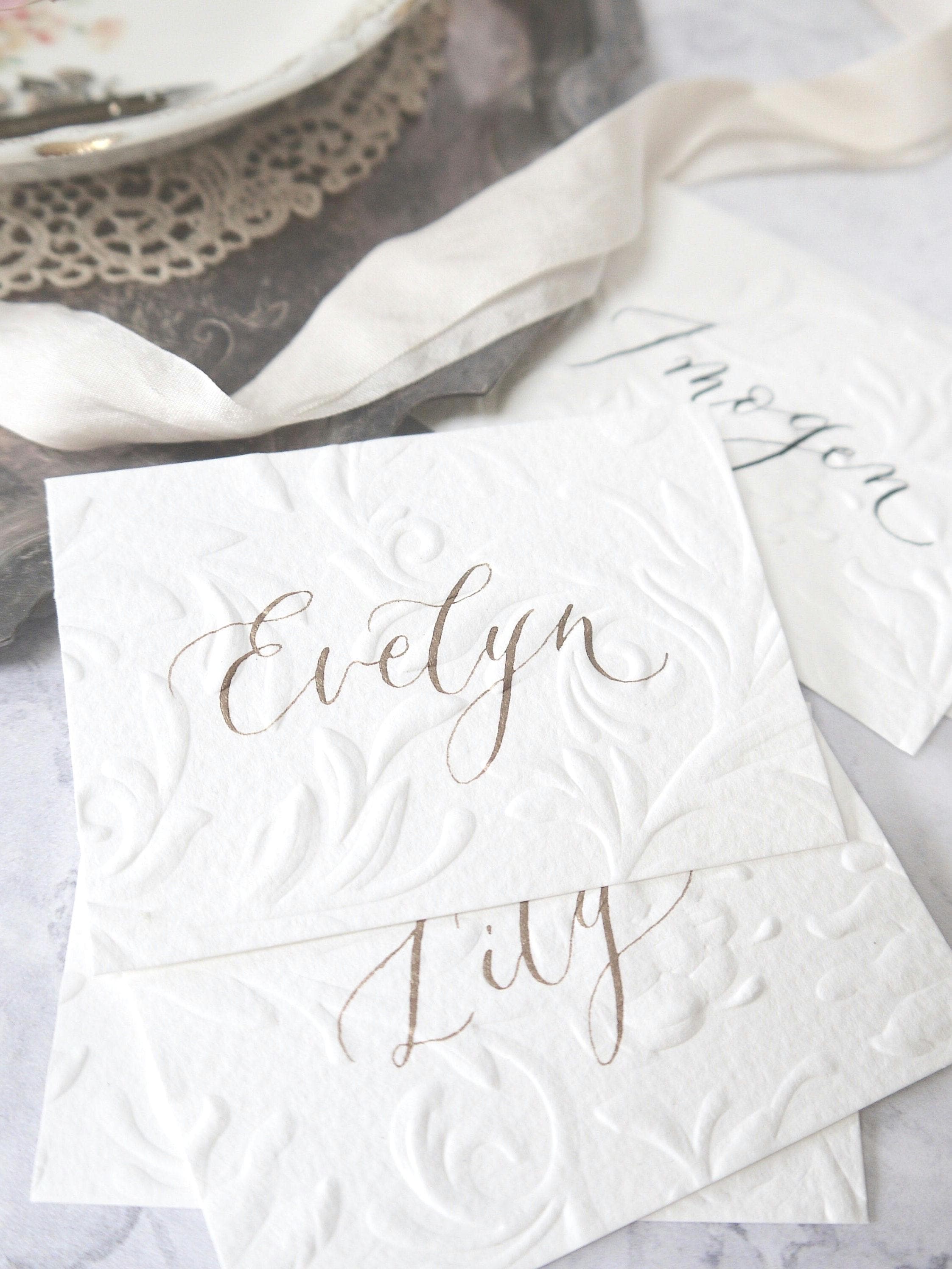 Embossed Wedding Name Cards – Handwritten Calligraphy Place Cards for Elegant Table Settings, Custom Guest Names, Luxury Event Décor