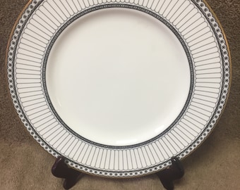 Dinner Plate (10 5/8) from Wedgwood's "Colonnade (Black)" Pattern