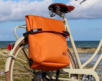 Unisex Backpack for cylists and waterproof rear bikebag in Brown Copper