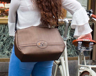 Messenger bag for women and waterproof shoulder bikebag in brown