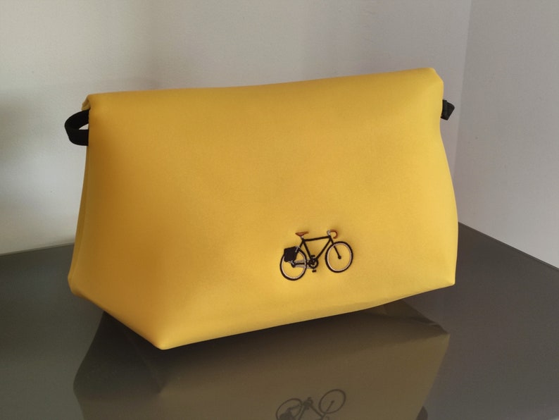 Women Bike Pannier waterproof for handlebar and city bag with a strap in blue Yellow