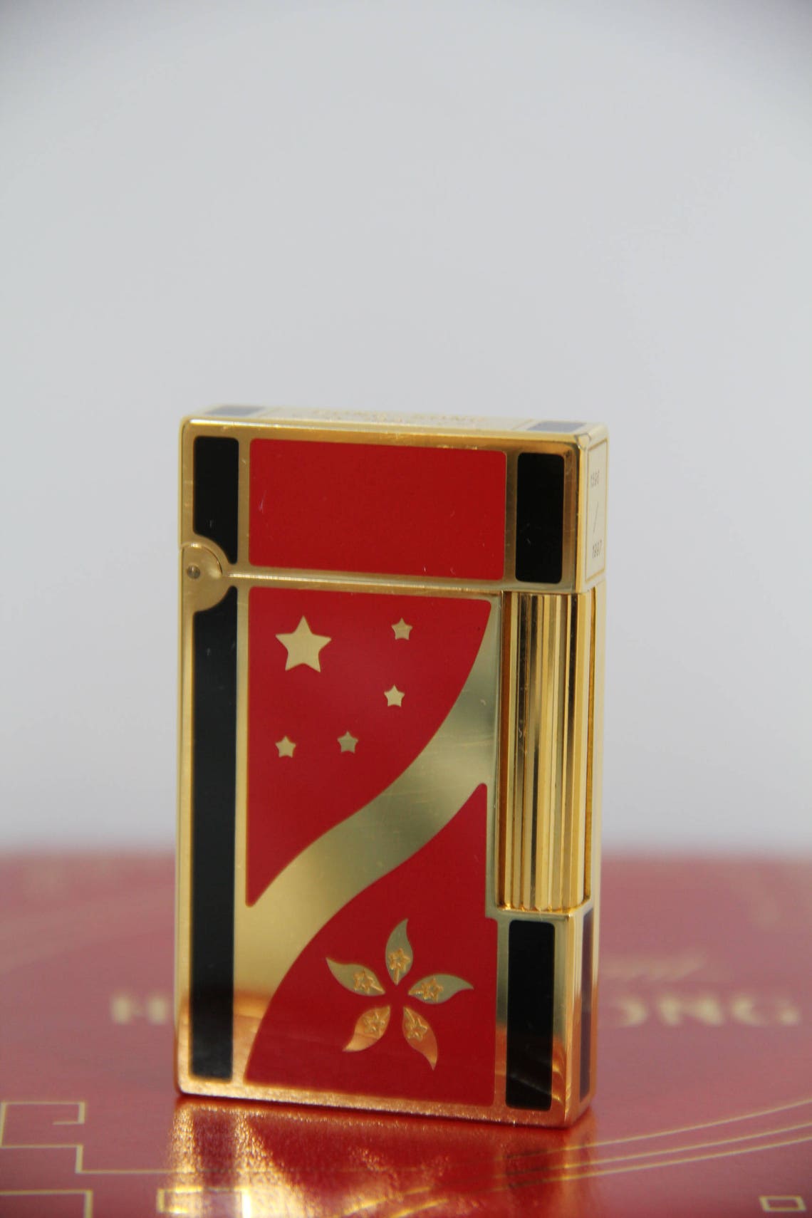 S.T.Dupont Hong Kong Special Edition  Line 2 Lighter image 2