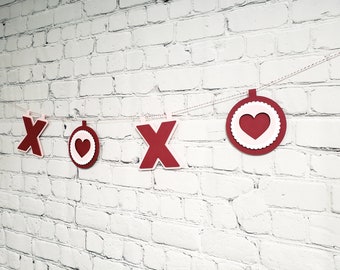 XOXO Banner. Love Banner. Valentine Banner. Be Mine. XOXO. Valentine's Day Banner. Valentine's Day Garland. XOXO Garland. Valentine's Mantle