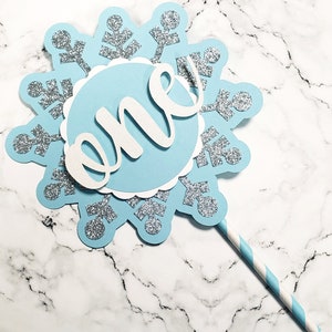 Winter Onederland Cake Topper. Snowflake Cake Topper. Winter Wonderland Party. Snowflake Centerpieces. Onederland First Party Decorations.