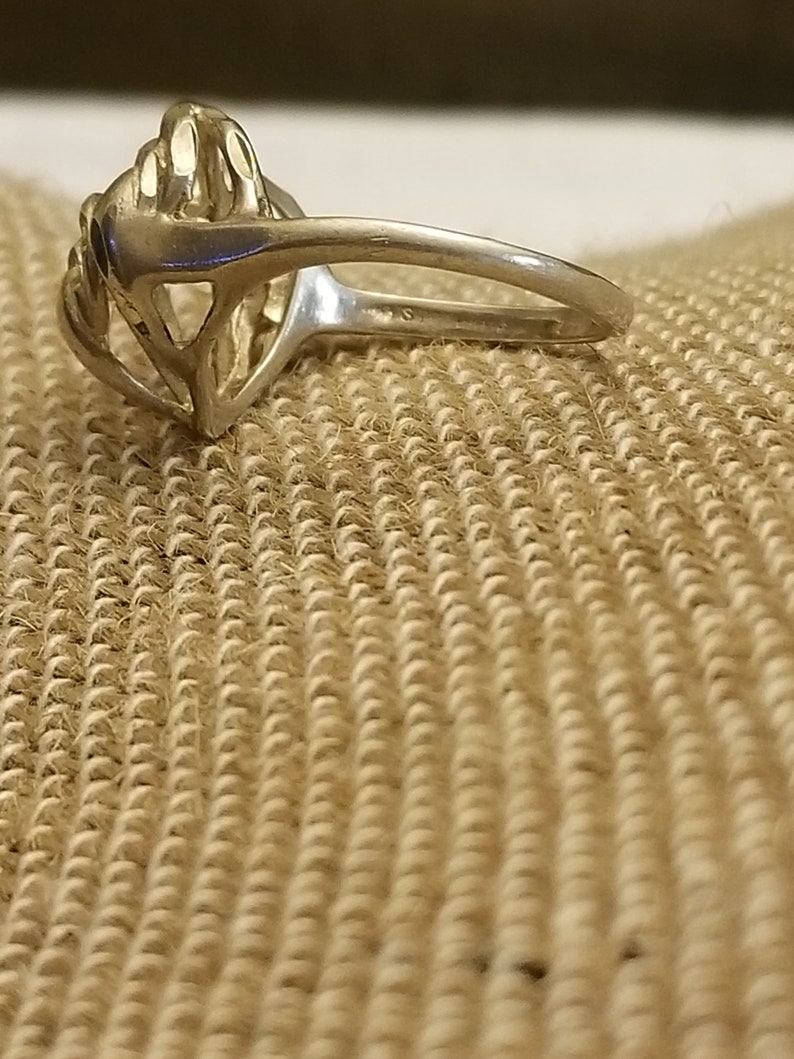 Vintage sterling silver heart shaped ring