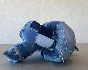 Handgemachtes, modernes einzigartiges, einzigartiges Denim-Kissen