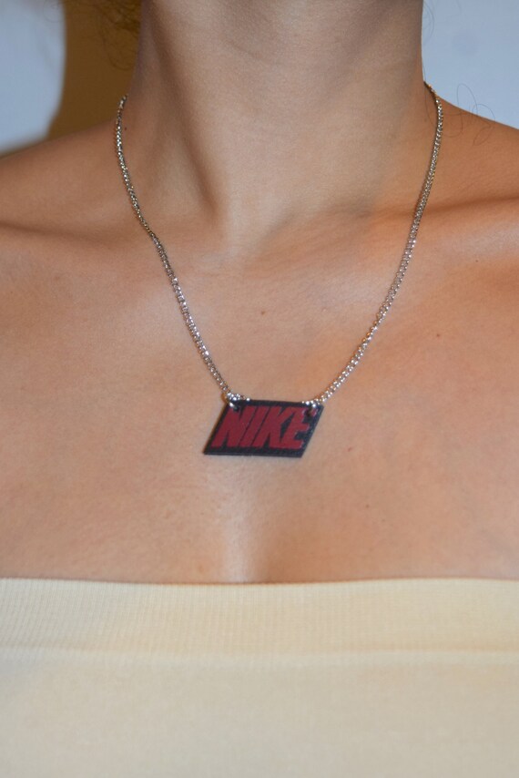 Barbe Jai Perdu Mon Chemin Feuille Pendentif Nike Location Corse Calvi Com