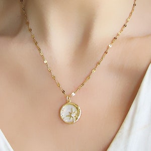 ★PEARLY MORE★ Small Star Daily Necklace Mother Pearl Star ~ Salty Shells – SaltyCali