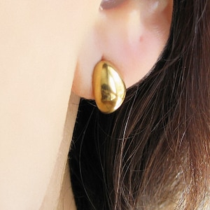Gold Stud Earrings, Teadrop Earrings, 18K Gold Filled Studs, Bridesmaid Gifts