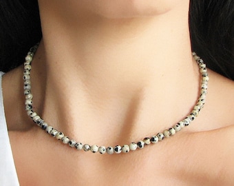 Naszyjnik z jaspisu dalmatyńskiego, naszyjnik koralikowy, kryształowy choker