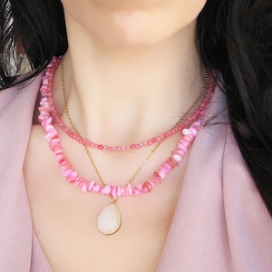 Collar de conchas rosas, gargantilla de cuentas de piedras preciosas, joyería rosa, collar de cristal