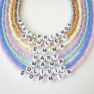 Colar com contas de nome, colar com nome personalizado, joias personalizadas, colar gargantilha