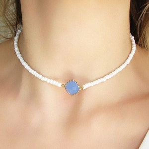 Collar con cuentas de ágata azul, gargantilla con cuentas de piedras preciosas, collar de cuentas de semillas blancas