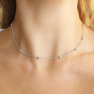 Gargantilla plateada, collar de cadena con cuentas