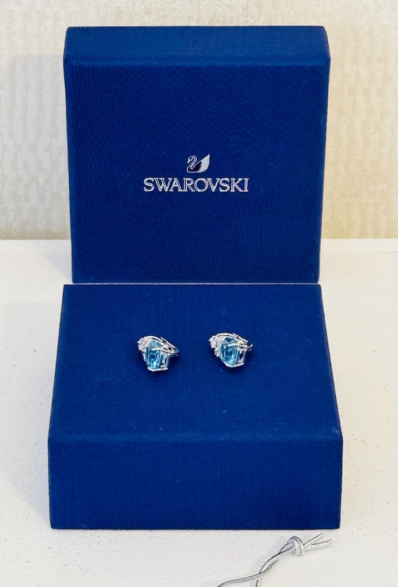 Swarovski earrings with box - Gem Swarovski earrings with box - Gem