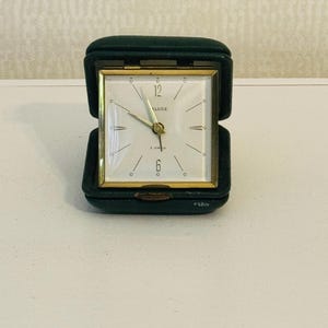 Réveil de voyage pliant DELUXE vintage avec étui en cuir vert
