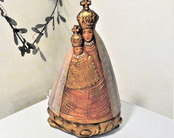 Artisanat en céramique de la Vierge à l’Enfant