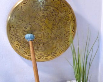 Decorazione murale a forma di gong in ottone, souvenir dall'Egitto.