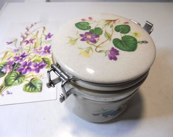 Pot à couvercle "Violettes" en porcelaine avec fermeture hermétique en métal