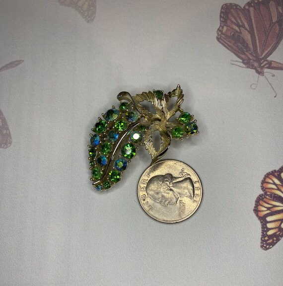 Vintage Lisner Aurora Green Rhinestone Gold Tone Leaf Gem